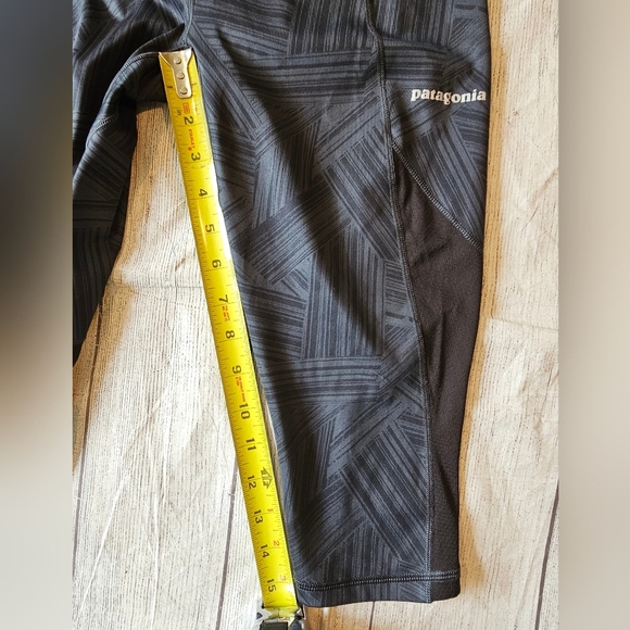 Patagonia Women's Size Small Endless Run Compression Capri Gray Black Pocket - Picture 11 of 11